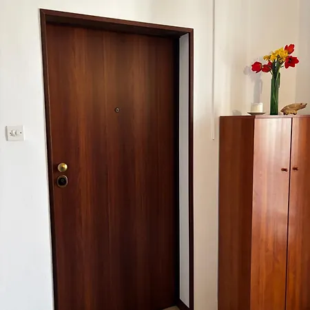 Apartment Via Tomba *